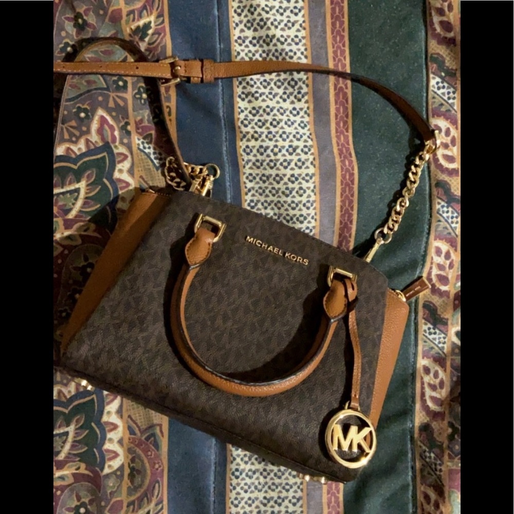 Michael kors signature crossbody satchel